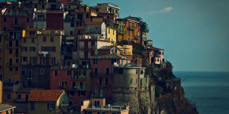 高等教育产教融合深化路径：产业学院共建与双师型队伍培养机制探析